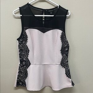 Thalia Sodi Sleeveless Top SzL